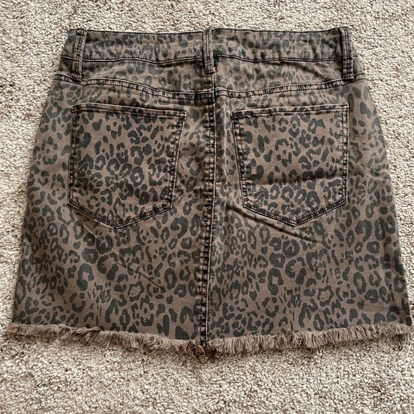 Cheetah jean skirt - Picture 2 of 3